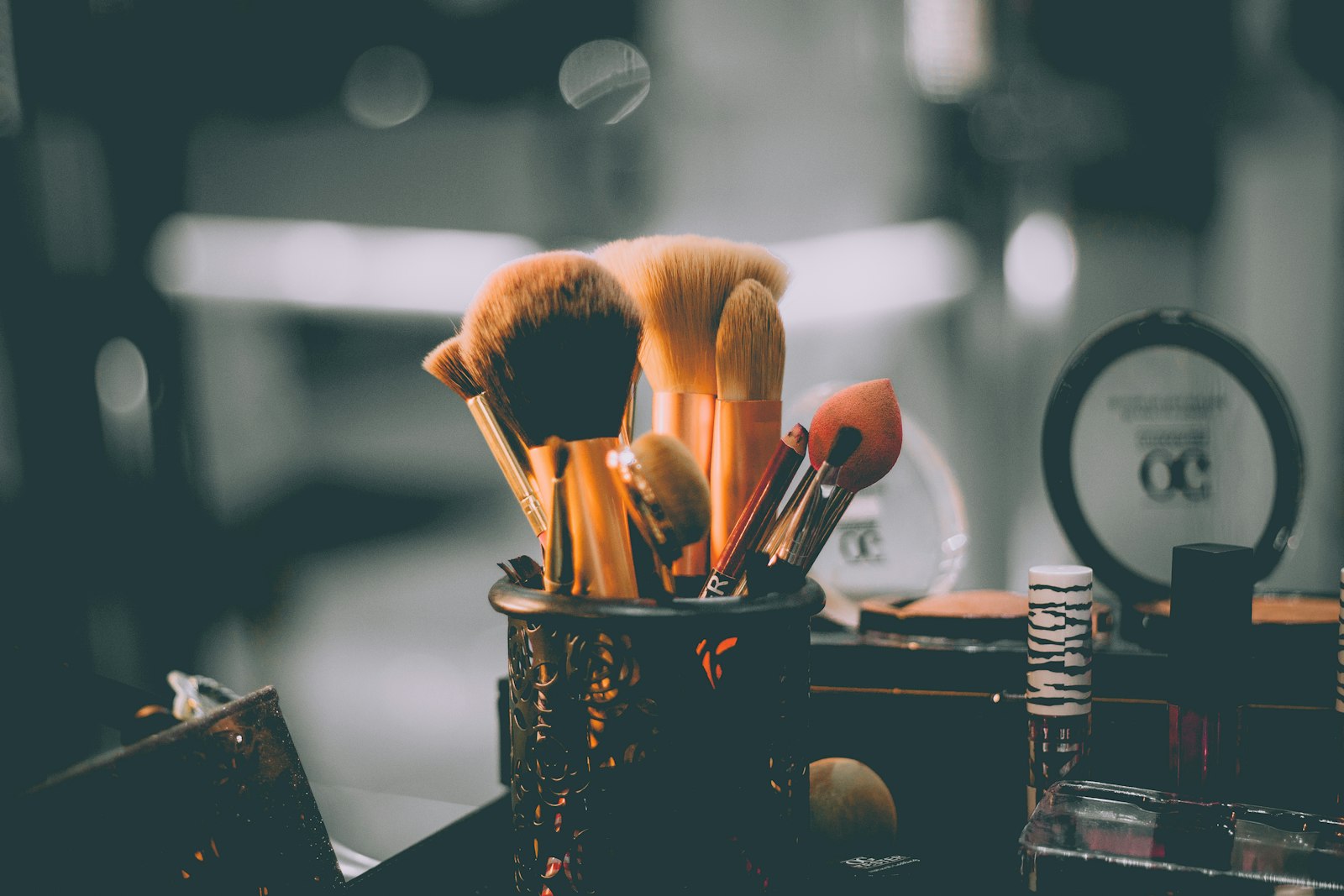 How to Clean Makeup Brushes and Sponges